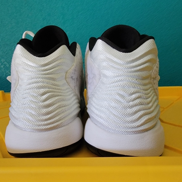 Nike KD 14 TB White/Black Size 16.5 Kevin Durant Basketball Shoe Big and Tall - Picture 11 of 11